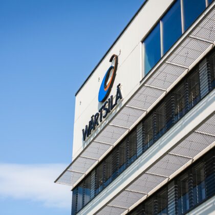 Wärtsilä logo Powergate II seinässä