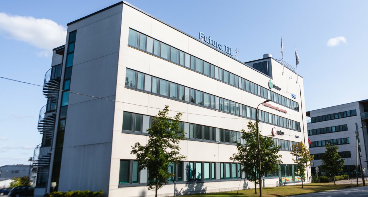 Futura III talo kuvattu Yrittäjänkadulta Vaasasta